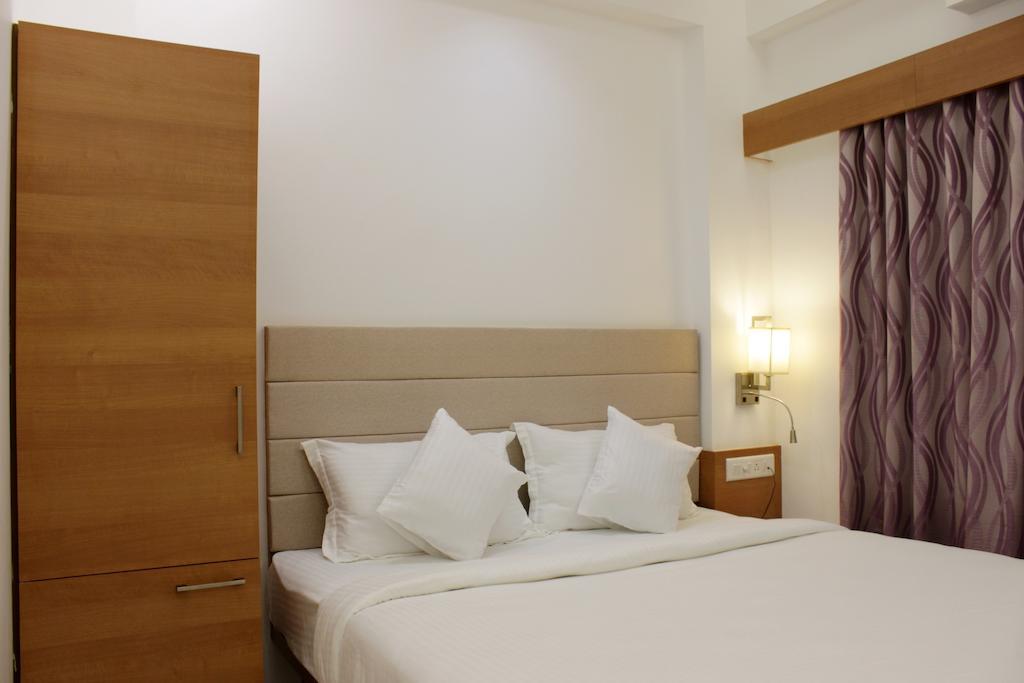 Hotel Ashray Inn Ahmedabad Quarto foto