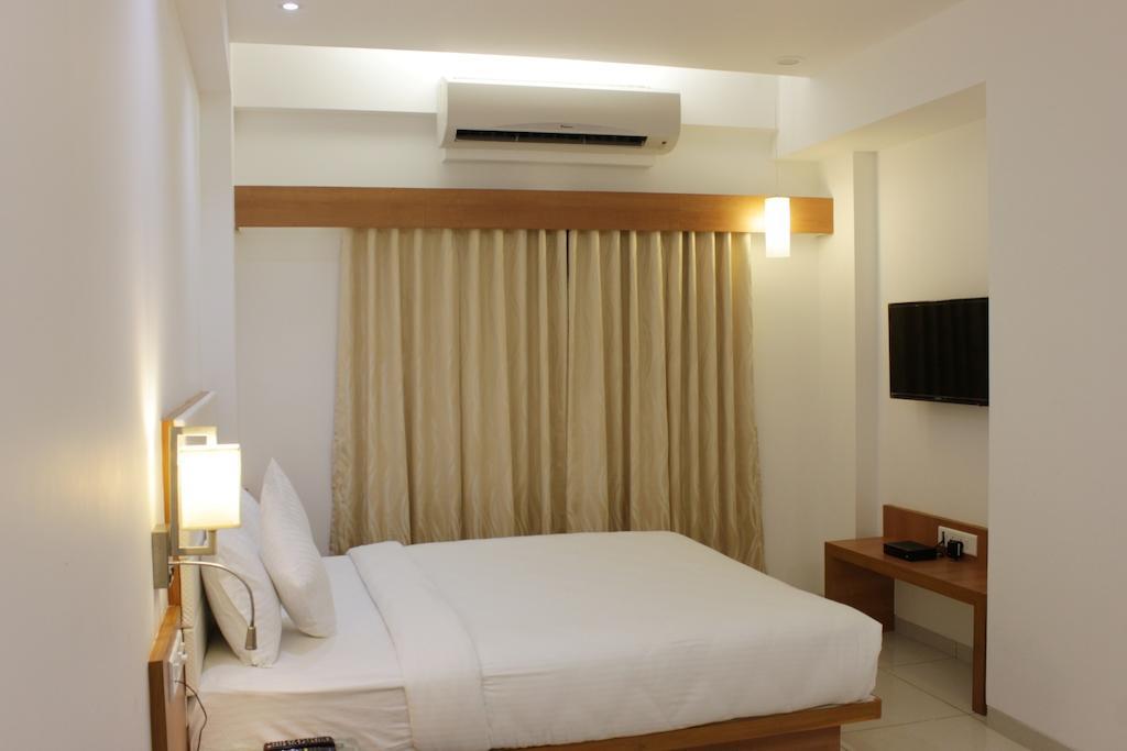 Hotel Ashray Inn Ahmedabad Quarto foto