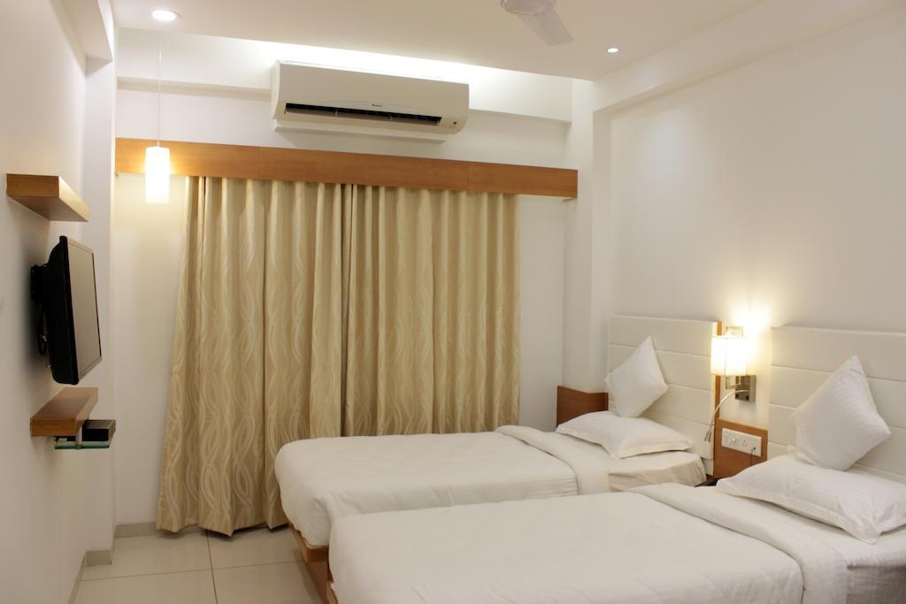 Hotel Ashray Inn Ahmedabad Quarto foto